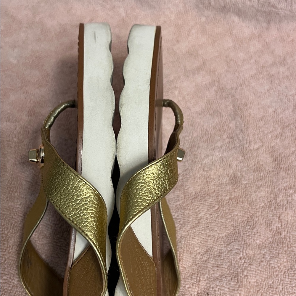 Coach Shelly A01045 gold tone, thong slipper size 11 B - Picture 8 of 16